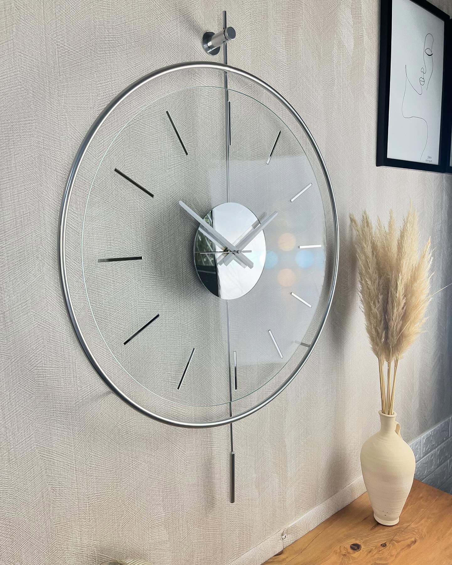 ساعت دیواری فلزی مدرن مدل لارا