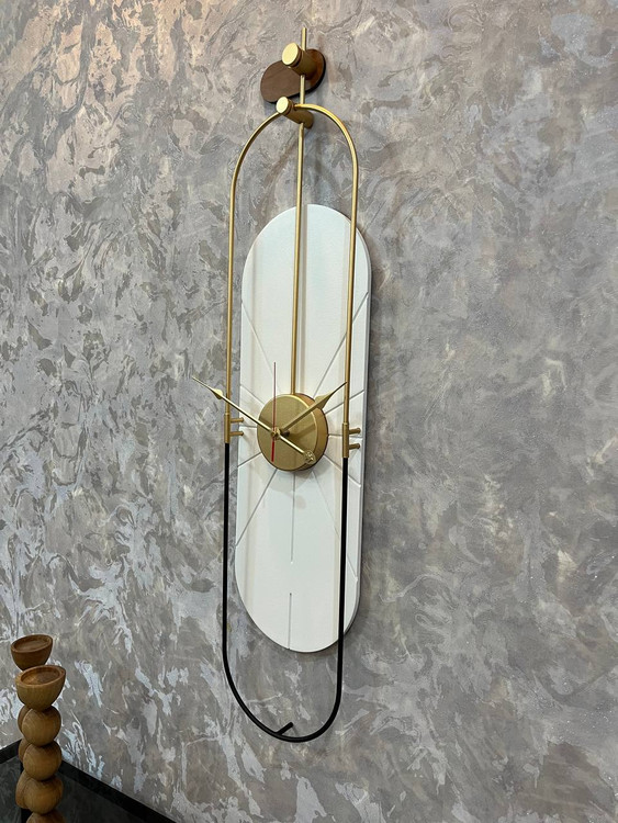 ساعت ستونی چوبی